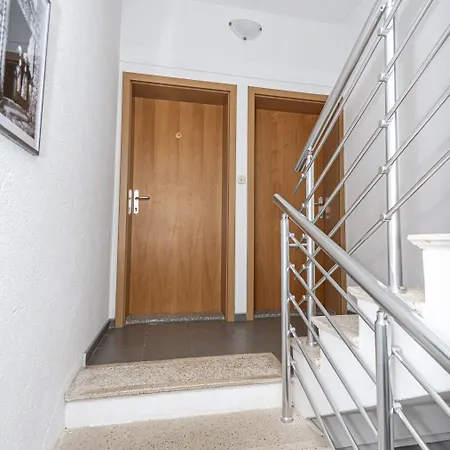 Apartment Murvica Pag Town