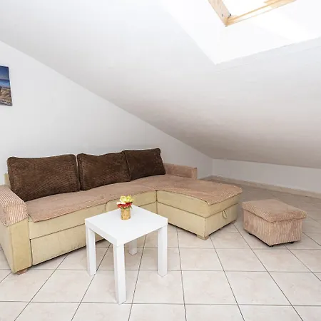 Daire Murvica Pag Town